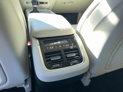 Used 2021 Volvo XC60 T5 Inscription w/ Protection Package Premier image 15