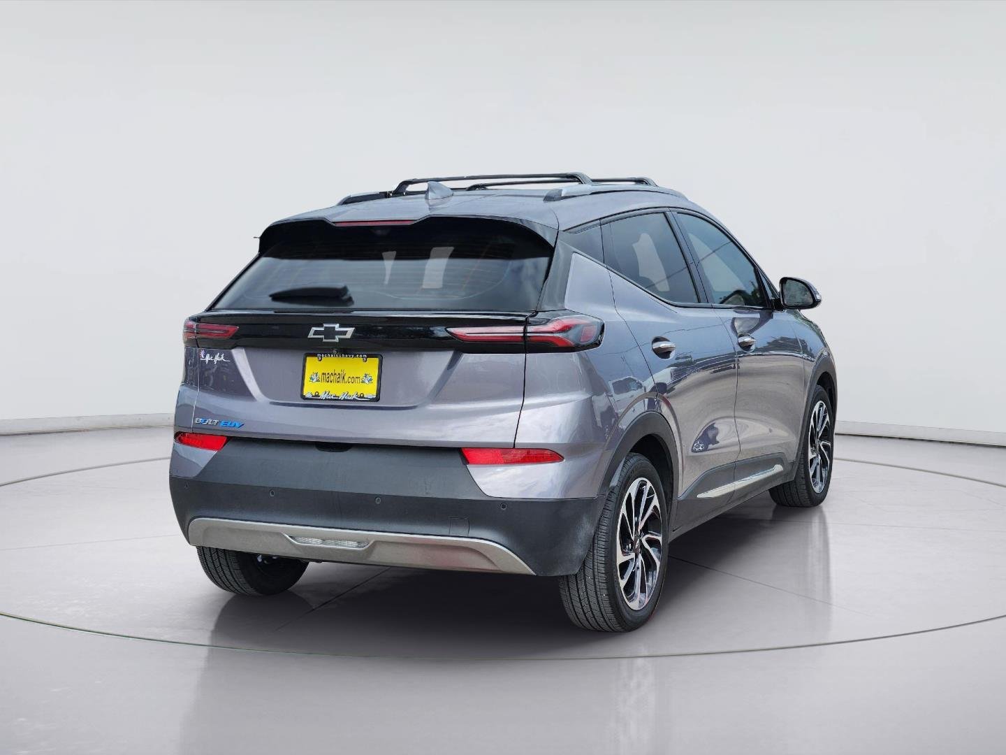 Used 2023 Chevrolet Bolt EUV Premier w/ Super Cruise Package FWD image 5