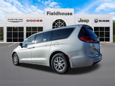New 2026 Chrysler Pacifica Select image 5