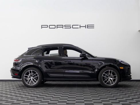Certified 2025 Porsche Macan AWD/4WD image 8