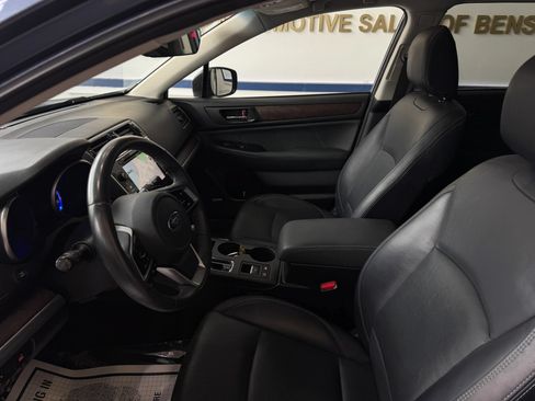 Used 2018 Subaru Outback 3.6R Limited AWD/4WD image 23