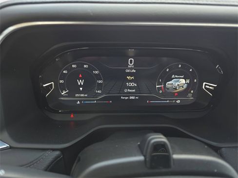 Used 2024 GMC Yukon Denali w/ Advanced Technology Package image 23