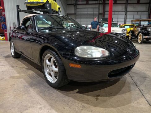 Used 1999 MAZDA MX-5 Miata RWD image 26