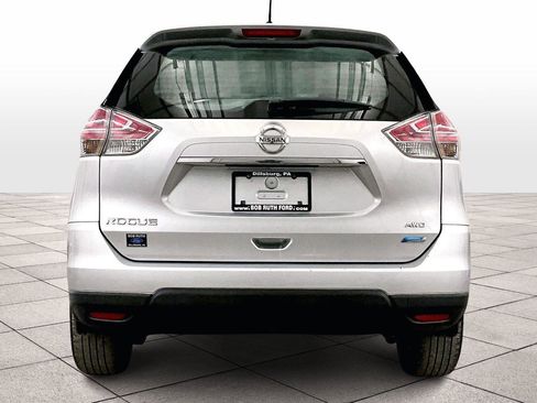 Used 2014 Nissan Rogue S image 5