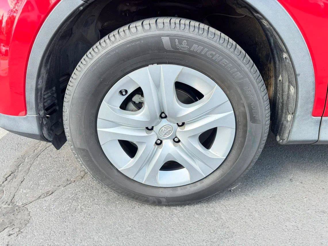 Used 2013 Toyota RAV4 LE AWD/4WD image 9