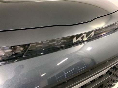 Certified 2025 Kia Soul LX w/ LX Technology Package FWD image 28