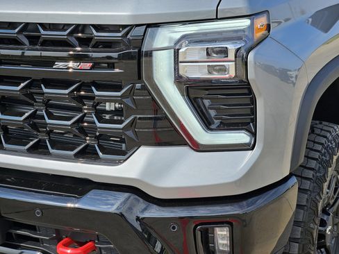 New 2026 Chevrolet Silverado 2500 ZR2 AWD/4WD image 10