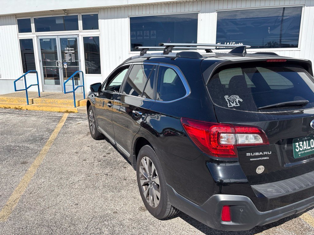 Used 2019 Subaru Outback 2.5i Touring AWD/4WD image 3