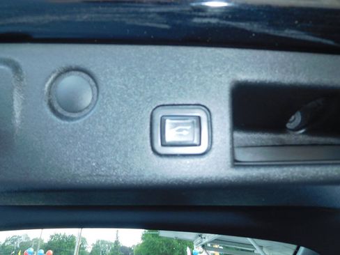 Used 2020 Chevrolet Equinox LT AWD/4WD image 17