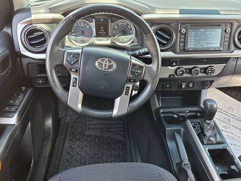 Used 2019 Toyota Tacoma SR5 RWD image 7
