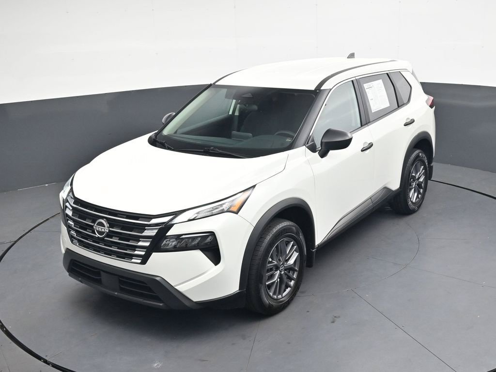 Used 2025 Nissan Rogue S AWD/4WD image 35