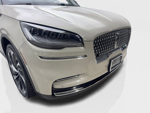 Used 2022 Lincoln Aviator Reserve w/ Equipment Group 201A image 17