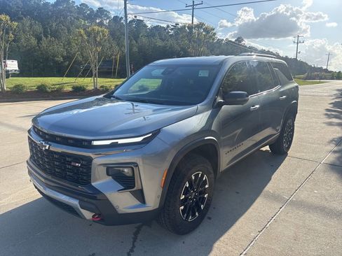 New 2026 Chevrolet Traverse Z71 w/ Enhanced Driving Package AWD/4WD image 3