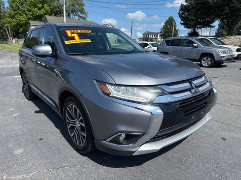 Used 2017 Mitsubishi Outlander SE FWD image 4