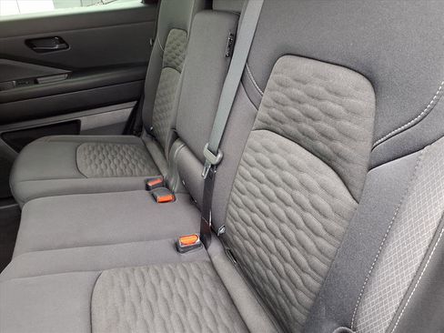 Used 2024 Nissan Pathfinder SV image 31