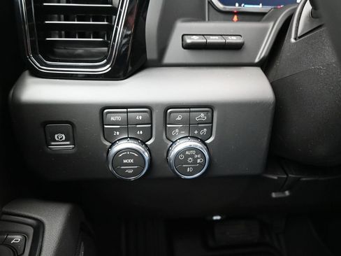 New 2026 GMC Sierra 3500 AT4 image 21