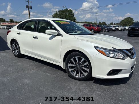 Used 2017 Nissan Altima 2.5 SV FWD image 1