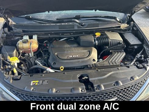 Used 2017 Chrysler Pacifica LX FWD image 16