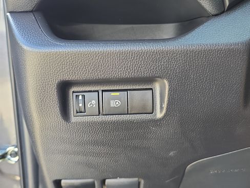 Used 2024 Toyota RAV4 XLE FWD image 27