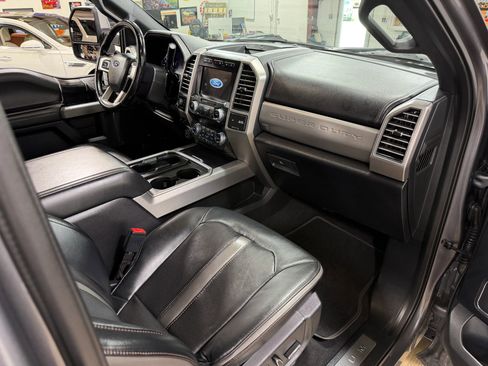 Used 2021 Ford F450 Platinum w/ FX4 Off-Road Package AWD/4WD image 20