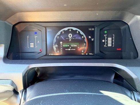 Used 2025 Toyota Tacoma SR5 AWD/4WD image 15