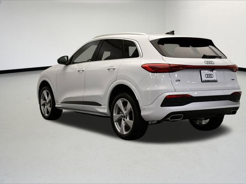 Used 2025 Audi Q5 Premium Plus w/ Premium Plus image 3