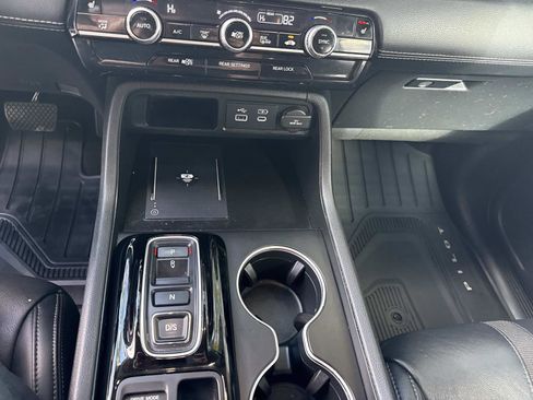 Used 2024 Honda Pilot Touring image 29