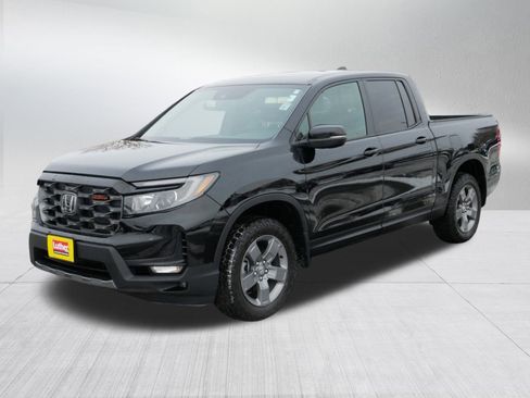 Used 2025 Honda Ridgeline TrailSport image 3