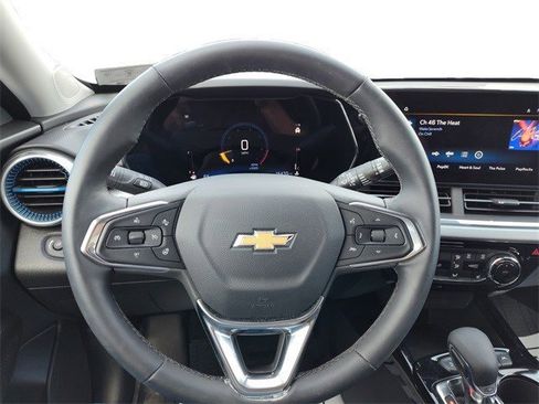 Used 2025 Chevrolet Trax LT w/ Driver Confidence Package image 26