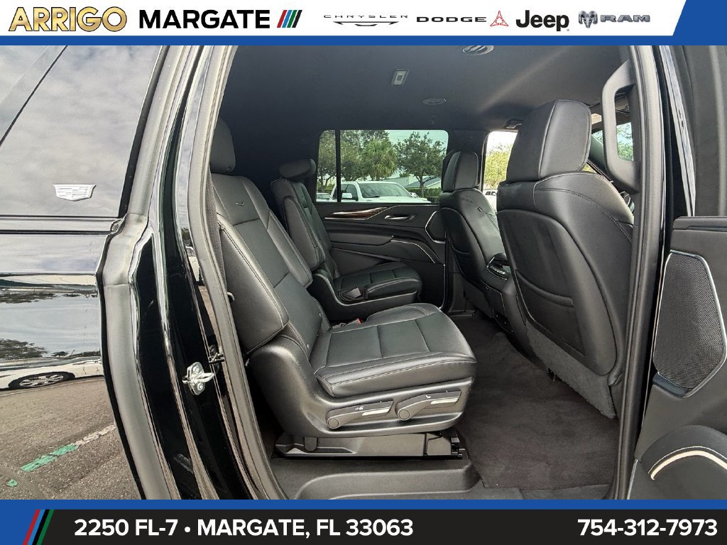 Used 2023 Cadillac Escalade ESV Luxury RWD image 19