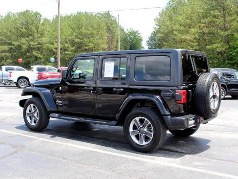 Used 2019 Jeep Wrangler Unlimited Sahara image 8