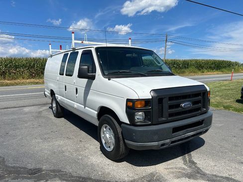 Used 2010 Ford E-250 and Econoline 250 Extended image 4