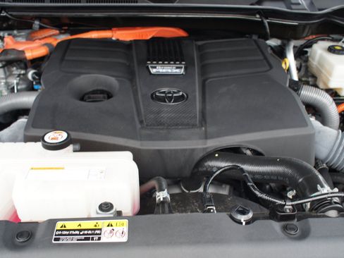 Used 2024 Toyota Sequoia Limited w/ Tow Technology Package AWD/4WD image 27