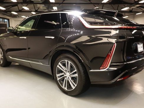 Used 2024 Cadillac Lyriq Luxury w/ LPO, Floor Liner Package image 5