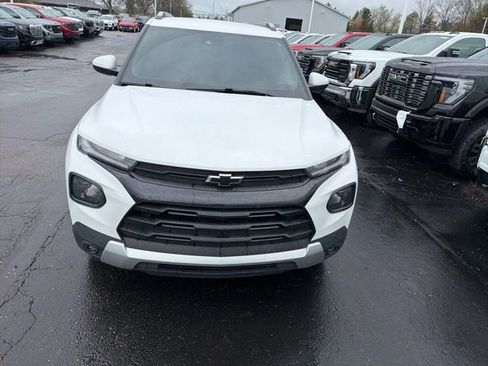 Used 2021 Chevrolet TrailBlazer LT w/ Premium Seating Package image 3