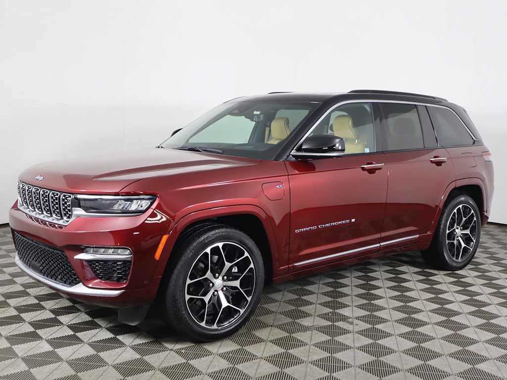 Used 2024 Jeep Grand Cherokee Summit AWD/4WD image 12