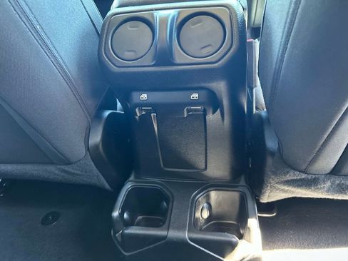 Used 2022 Jeep Wrangler Unlimited Sport AWD/4WD image 17