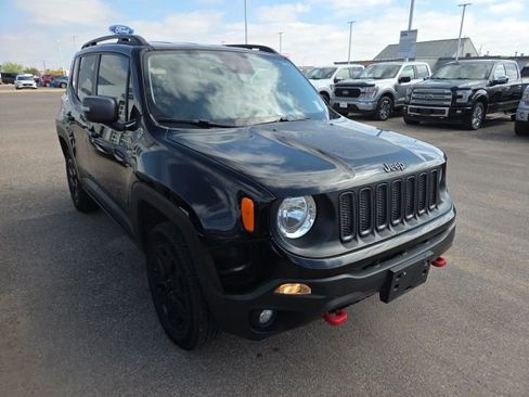 Used 2017 Jeep Renegade Trailhawk AWD/4WD image 6