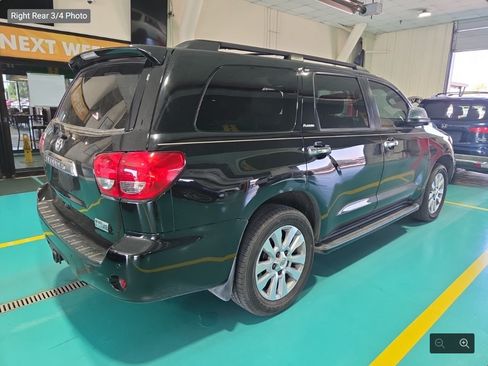 Used 2017 Toyota Sequoia Platinum RWD image 3