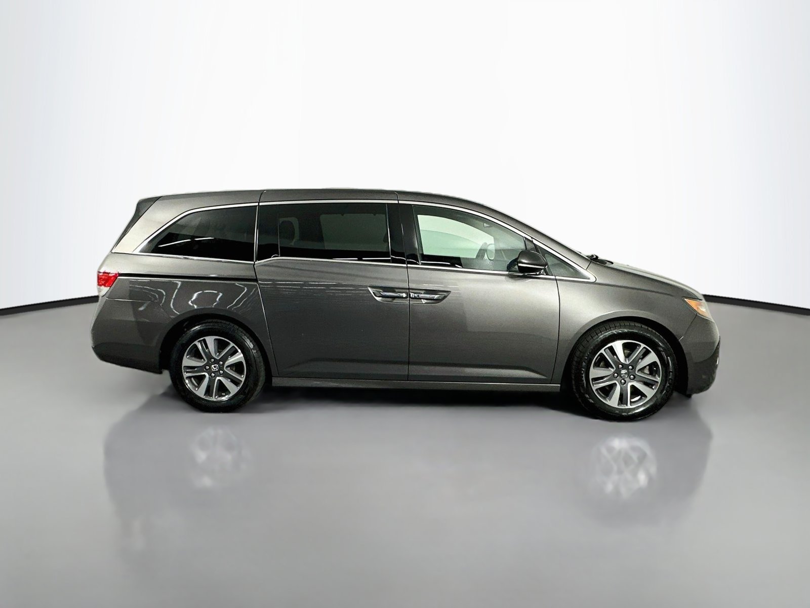 Used 2015 Honda Odyssey Touring image 8