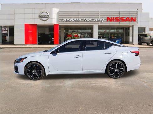 Used 2023 Nissan Altima 2.5 SR image 6