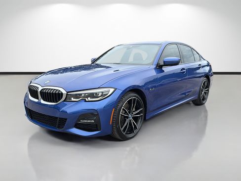 Used 2022 BMW 330e w/ M Sport Package RWD image 7