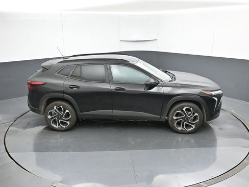 Certified 2026 Chevrolet Trax RS w/ Driver Confidence Package image 48