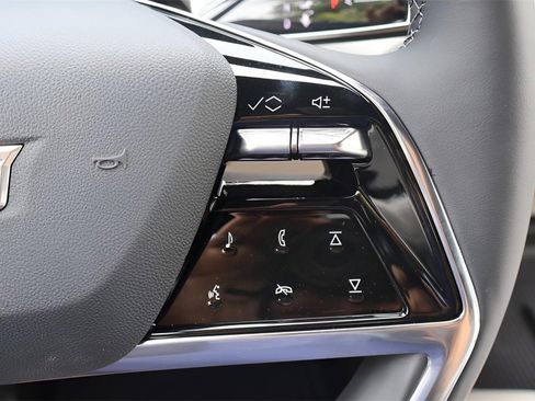 New 2026 Cadillac Vistiq Luxury image 28