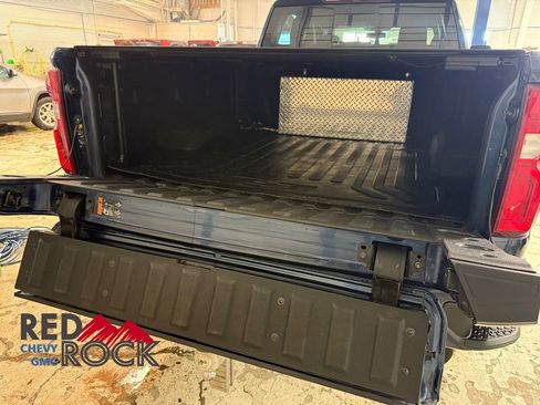 Used 2022 Chevrolet Silverado 3500 High Country image 11