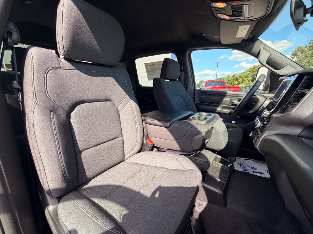 New 2026 RAM 1500 Express AWD/4WD image 28