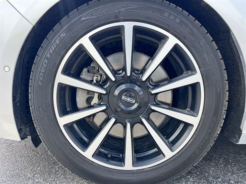 Used 2018 Lincoln Continental Reserve w/ Luxury Package AWD/4WD image 11