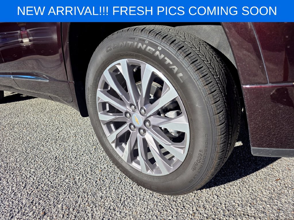 Used 2023 Chevrolet Traverse Premier w/ LPO, Cargo Package FWD image 6