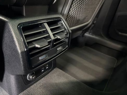 Used 2024 Audi Q3 2.0T Premium AWD/4WD image 35