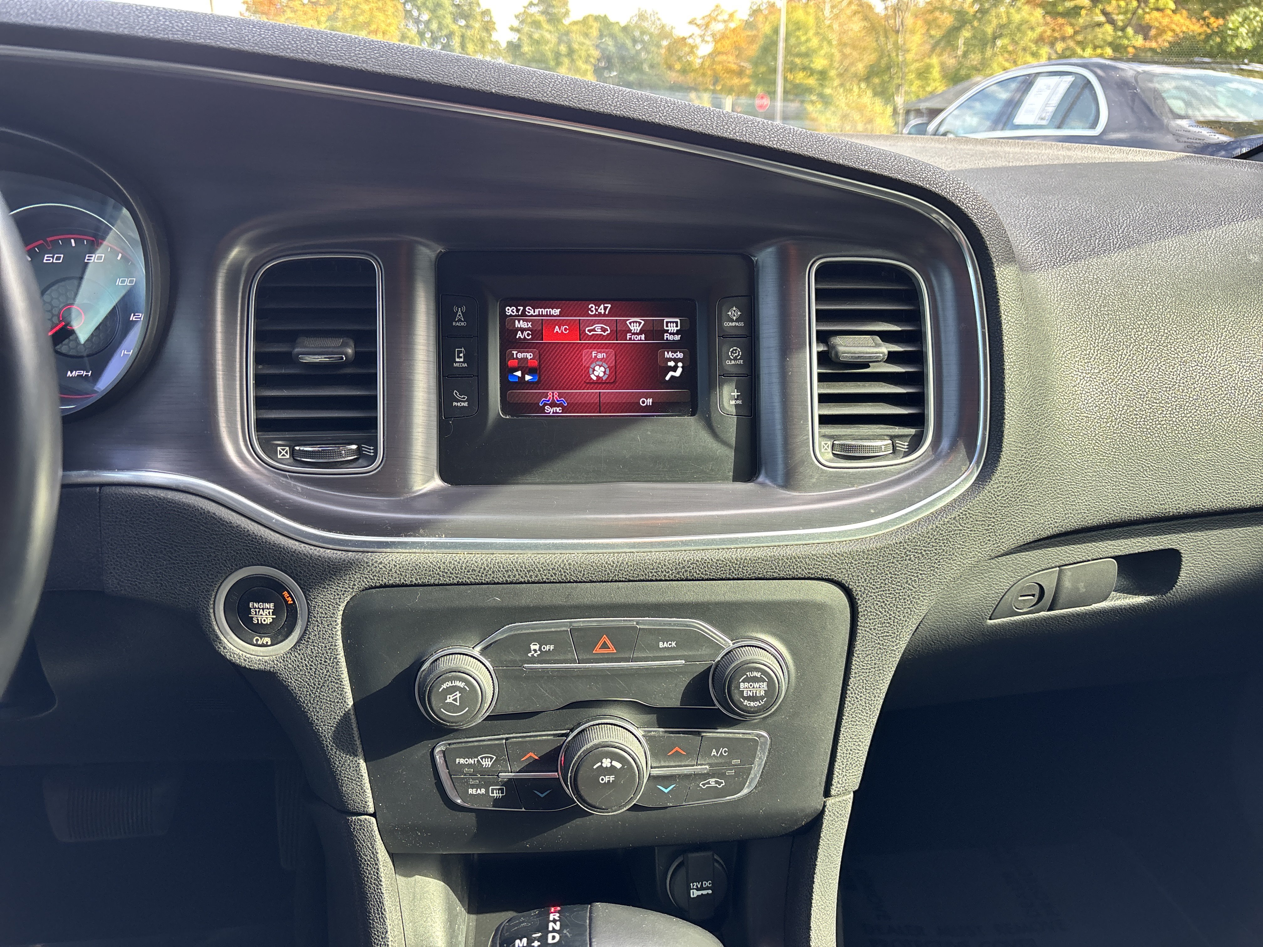 Used 2016 Dodge Charger SE RWD image 21
